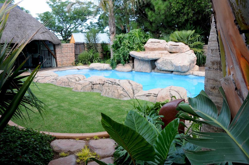 Summer Garden Guest House Benoni Esterno foto