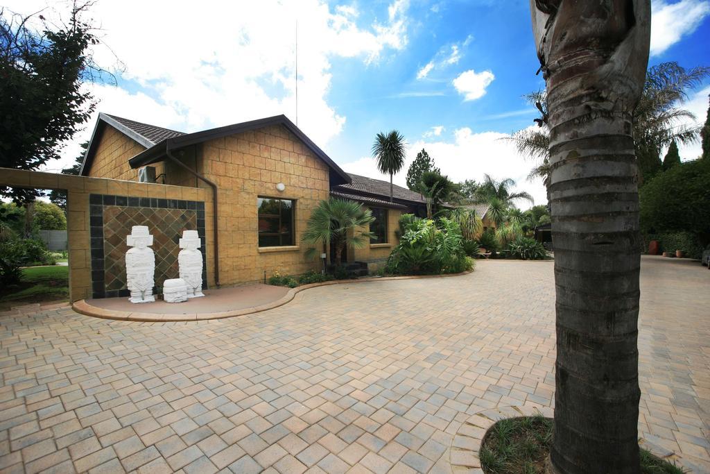 Summer Garden Guest House Benoni Esterno foto