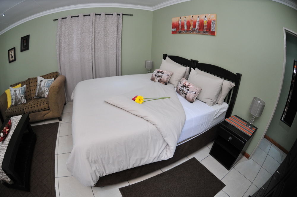 Summer Garden Guest House Benoni Esterno foto